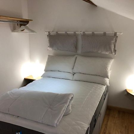 The Walnut Tree Chambre D'Hotes Le Dorat Екстериор снимка
