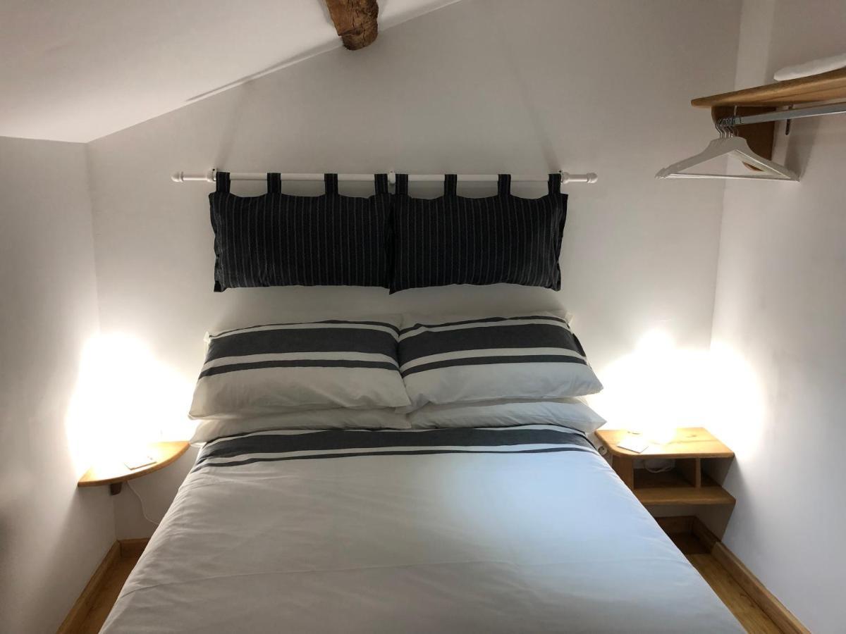 The Walnut Tree Chambre D'Hotes Le Dorat Екстериор снимка